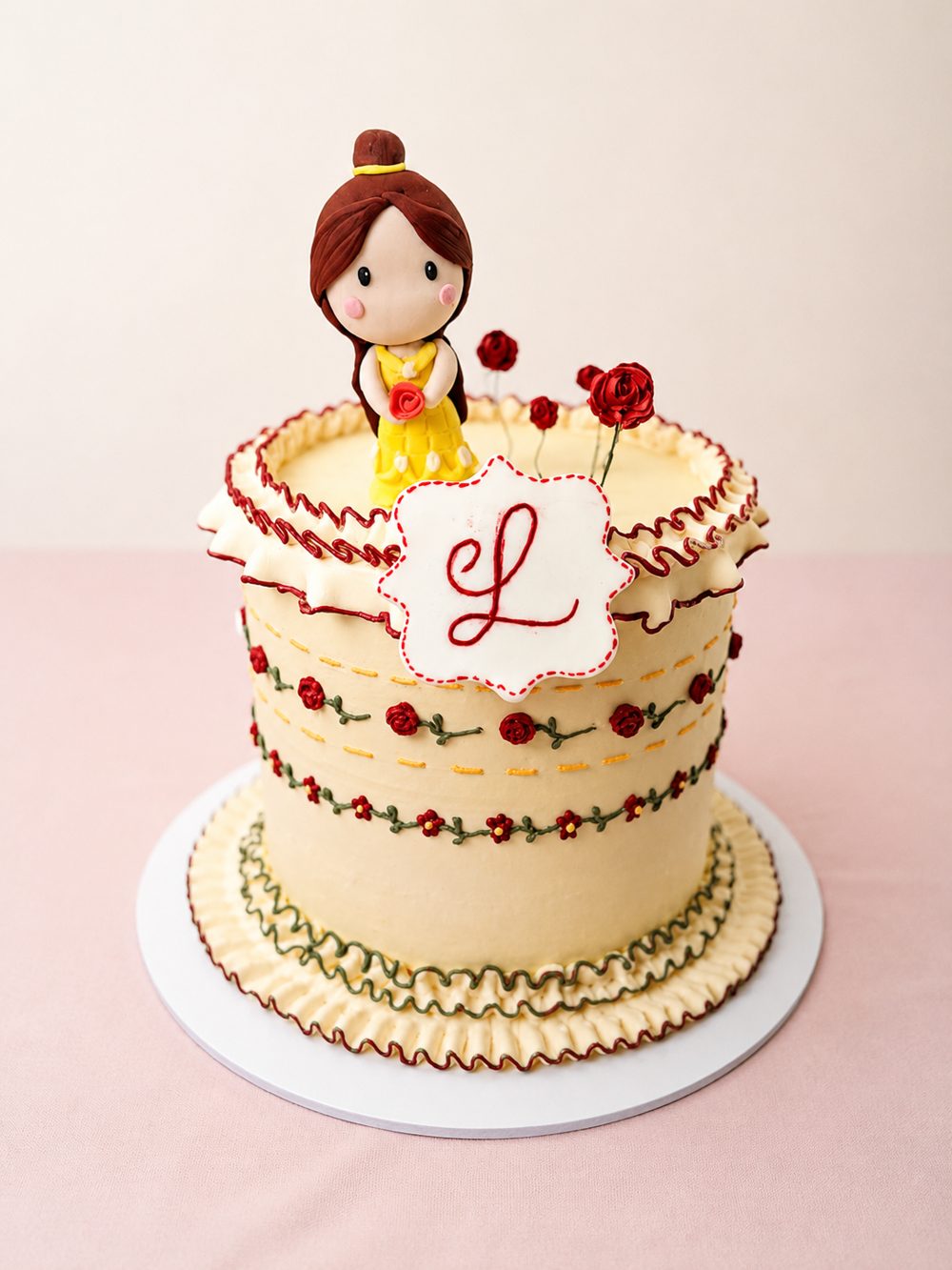 Torta a tema Belle con rose rosse, Milka Sweet Cakes